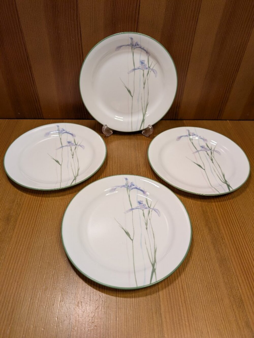 Lot of 4 Corelle SHADOW IRIS Pattern Bread/Side/Dessert Plates 7.25" Set - EUC